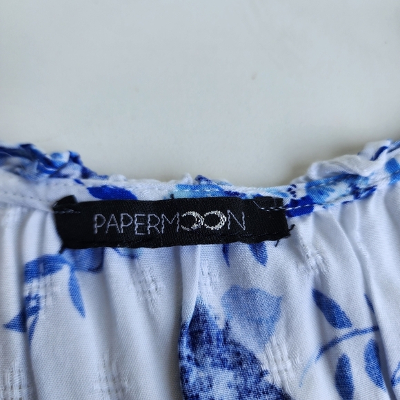 Papermoon Woman’s Blouse Blue White Rose Floral Short Sleeve Rayon Tie Sz M - Picture 9 of 11